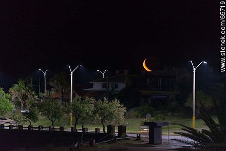 Moon in growing quarter poking at night - Department of Maldonado - URUGUAY. Photo #65719