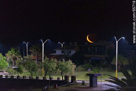 Moon in growing quarter poking at night - Department of Maldonado - URUGUAY. Photo #65718