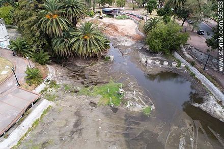 Aerial view of the tasks of conditioning the lake of Parque Rodó (2017) - Department of Montevideo - URUGUAY. Photo #65753