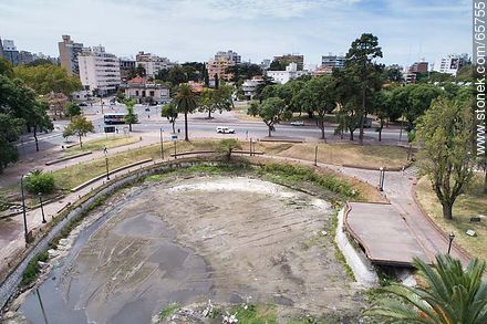 Vista aérea de las tareas de acondicionamiento del lago del Parque Rodó (2017) - Departamento de Montevideo - URUGUAY. Foto No. 65755