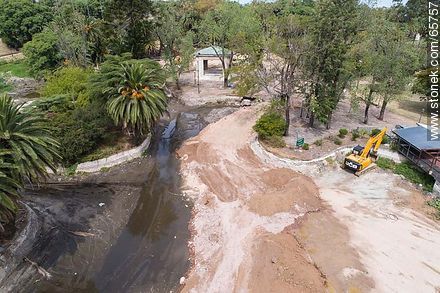 Aerial view of the tasks of conditioning the lake of Parque Rodó (2017) - Department of Montevideo - URUGUAY. Photo #65757