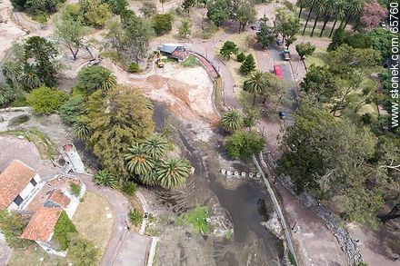 Aerial view of the tasks of conditioning the lake of Parque Rodó (2017) - Department of Montevideo - URUGUAY. Foto No. 65760