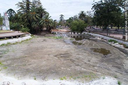 Vista aérea de las tareas de acondicionamiento del lago del Parque Rodó (2017) - Departamento de Montevideo - URUGUAY. Foto No. 65764
