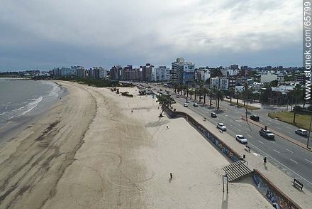 Playa Malvín. Rambla O'Higgins - Departamento de Montevideo - URUGUAY. Foto No. 65799