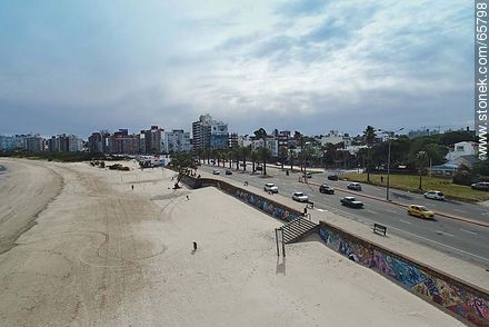 Playa Malvín. Rambla O'Higgins - Departamento de Montevideo - URUGUAY. Foto No. 65798