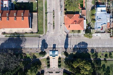 Aerial photo of Avenida 18 de Julio, Fray Bentos hotel and monument to the mayor  Ruggia - Rio Negro - URUGUAY. Foto No. 65861
