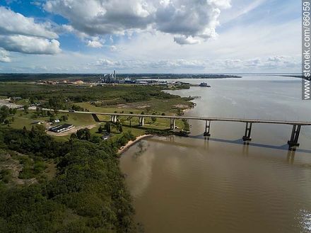 Aerial view of the Gral. San Martín bridge linking Fray Bentos (UY) and Puerto Unzué (AR) - Rio Negro - URUGUAY. Foto No. 66059