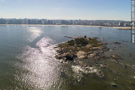 Foto aérea de la Isla de las Gaviotas - Departamento de Montevideo - URUGUAY. Foto No. 66138