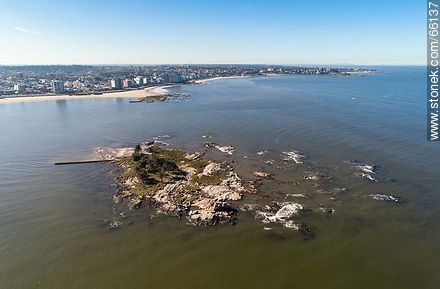 Aerial photo of Isla de las Gaviotas (Seagulls Island) - Department of Montevideo - URUGUAY. Photo #66137