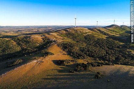 Aerial photo of wind power mills of UTE in the Sierra de Carapé - Department of Maldonado - URUGUAY. Foto No. 66171