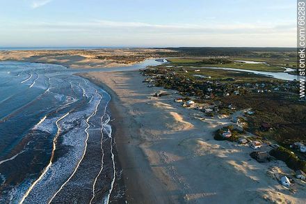 Aerial photo of the coast with houses between the dunes - Department of Rocha - URUGUAY. Foto No. 66283