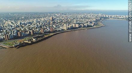 Aerial view of the Río de la Plata and Montevideo to the south - Department of Montevideo - URUGUAY. Foto No. 66297