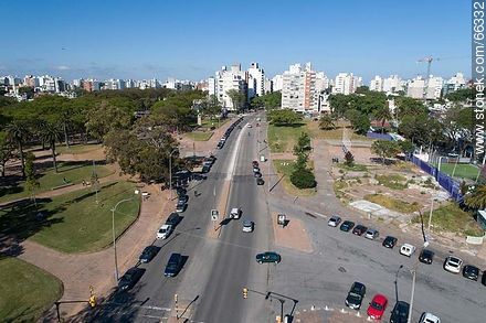 Vista aérea de la Avenida Sarmiento sin los juegos que antes existían (2018) - Departamento de Montevideo - URUGUAY. Foto No. 66332