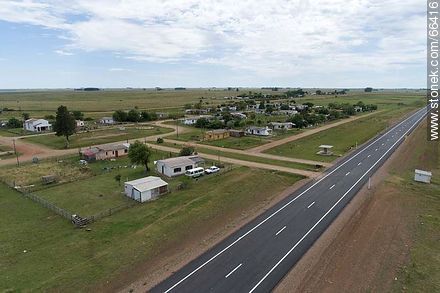 Aerial view of the village of Masoller on route 30. Departmental boundaries between Rivera, Salto and Artigas. - Department of Rivera - URUGUAY. Photo #66416