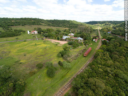 Foto aérea del museo y la escuela Carlos Gardel. Antigua estación de ferrocarril 