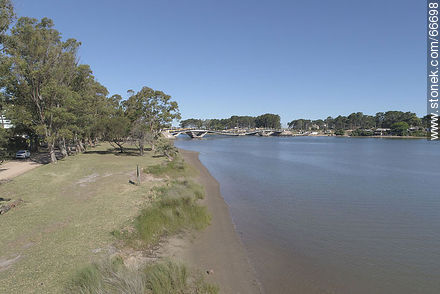 Playita de El Tesoro a orillas del arroyo Maldonado - Punta del Este y balnearios cercanos - URUGUAY. Foto No. 66698
