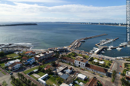 Vista aérea de la Prefectura Naval - Punta del Este y balnearios cercanos - URUGUAY. Foto No. 66708