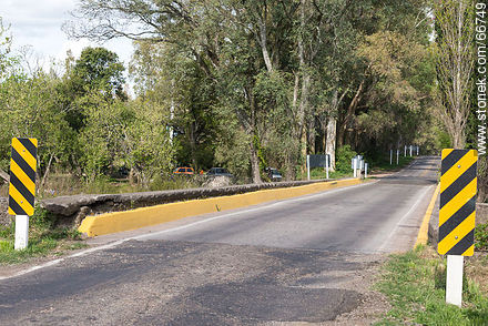 Puente en Ruta 21 sobre el arroyo de las Víboras - Departamento de Colonia - URUGUAY. Foto No. 66749