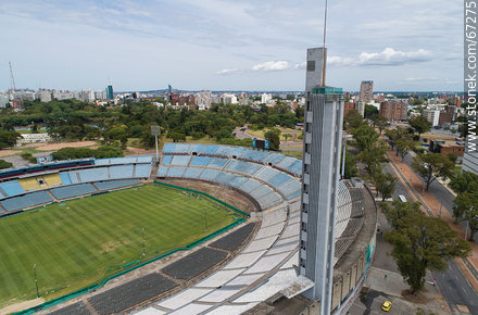 Vista aérea de la torre de los homenaje y un sector del Estadio Centenario - Departamento de Montevideo - URUGUAY. Foto No. 67275