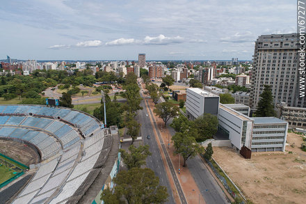 Vista aérea de la Avenida Ricaldoni, Área de la Salud, escuelas de medicina, CUDIM, Estadio Centenario - Departamento de Montevideo - URUGUAY. Foto No. 67277