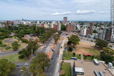 Vista aérea de la Avenida Ricaldoni - Departamento de Montevideo - URUGUAY. Foto No. 67284