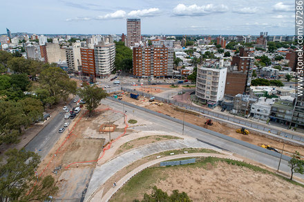 Vista aérea de la construcción del túnel de Av. Italia por debajo de las avenidas Ricaldoni y Centenario - Departamento de Montevideo - URUGUAY. Foto No. 67286