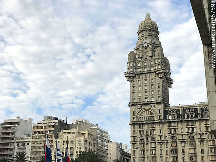 Palacio Salvo - Departamento de Montevideo - URUGUAY. Foto No. 67597