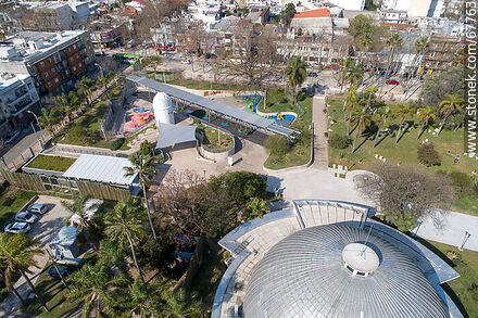 Vista aérea del Parque de la Amistad y el Planetario en Villa Dolores - Departamento de Montevideo - URUGUAY. Foto No. 67763