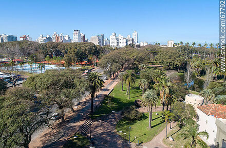 Vista aérea del Parque Rodó y la ciudad - Departamento de Montevideo - URUGUAY. Foto No. 67792