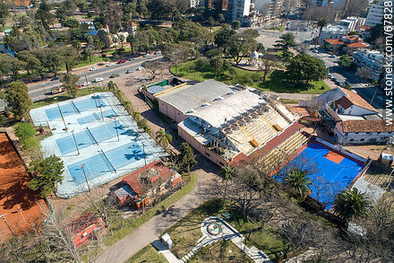 Vista aérea de las canchas de padel y el Club Defensor-Sporting - Departamento de Montevideo - URUGUAY. Foto No. 67828