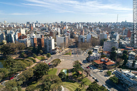 Vista aérea del Parque Rodó y la ciudad. Calle 21 de Setiembre - Departamento de Montevideo - URUGUAY. Foto No. 67831