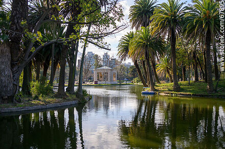 Lago del parque y sus islas - Departamento de Montevideo - URUGUAY. Foto No. 67895