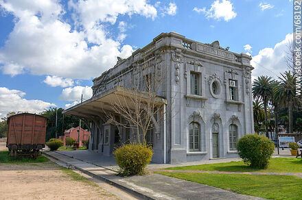 Antigua estación de ferrocarril devenida en museo - Departamento de Flores - URUGUAY. Foto No. 68192
