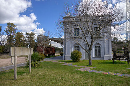 Antigua estación de ferrocarril devenida en museo - Departamento de Flores - URUGUAY. Foto No. 68194