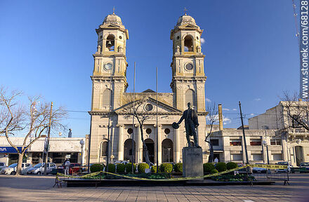 Parroquia Santísima Trinidad - Departamento de Flores - URUGUAY. Foto No. 68128