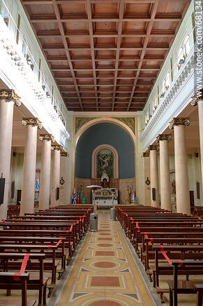Parroquia Santísima Trinidad. Interior - Departamento de Flores - URUGUAY. Foto No. 68134