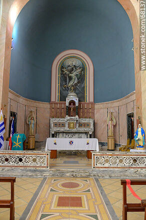Parroquia Santísima Trinidad. Altar - Departamento de Flores - URUGUAY. Foto No. 68137