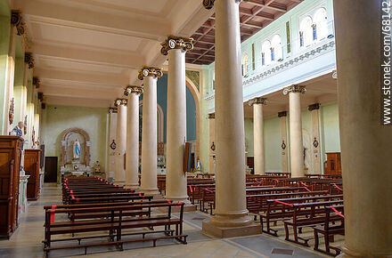 Parroquia Santísima Trinidad. Interior - Departamento de Flores - URUGUAY. Foto No. 68142