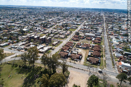 Vista aérea de la capital del departamento de Flores - Departamento de Flores - URUGUAY. Foto No. 68244