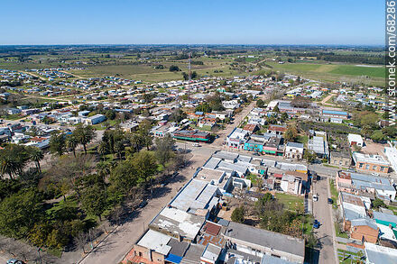 Vista aérea de la plaza de Los Cerrillos - Departamento de Canelones - URUGUAY. Foto No. 68286