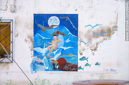 Mural of a mermaid resting and dreaming with a baby surrounded by birds and the moon - Department of Florida - URUGUAY. Photo #68462