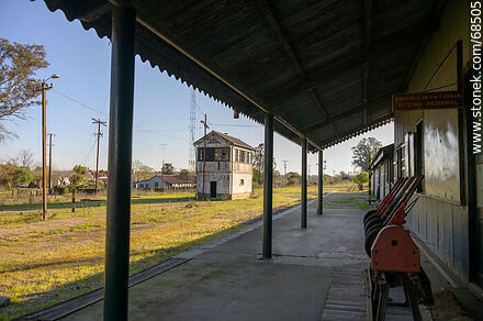 Antigua estación de ferrocarril - Departamento de Florida - URUGUAY. Foto No. 68505