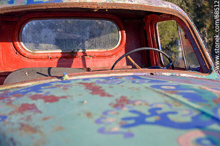 Colored car scrap - Department of Florida - URUGUAY. Photo #68512