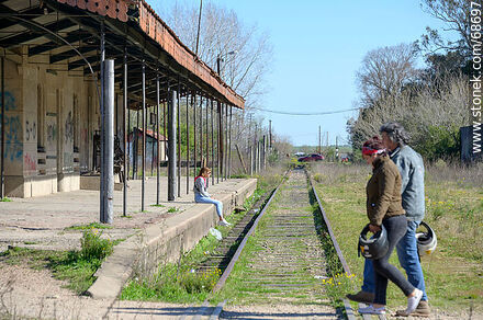 Antigua estación de ferrocarril - Departamento de Canelones - URUGUAY. Foto No. 68697