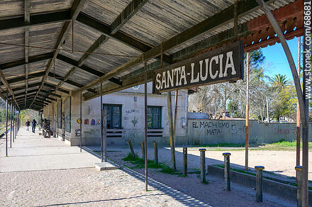 Antigua estación de ferrocarril - Departamento de Canelones - URUGUAY. Foto No. 68681
