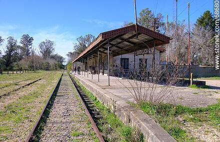 Antigua estación de ferrocarril - Departamento de Canelones - URUGUAY. Foto No. 68680