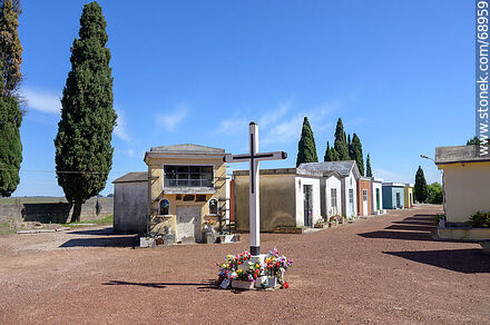Panteones en el cementerio - Departamento de Durazno - URUGUAY. Foto No. 68959