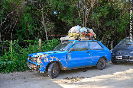 Toyota Starlet venido a menos - Departamento de Colonia - URUGUAY. Foto No. 69363