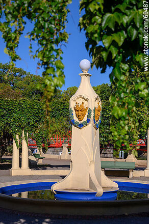Baco, el dios del vino - Departamento de Colonia - URUGUAY. Foto No. 69487