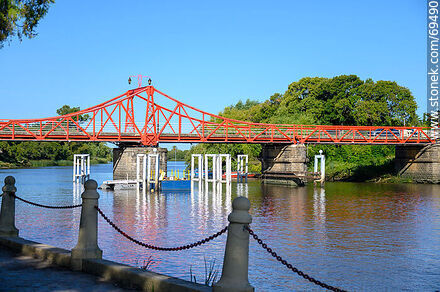 Puente de la ruta 21 sobre el Arroyo de las Vacas - Departamento de Colonia - URUGUAY. Foto No. 69490